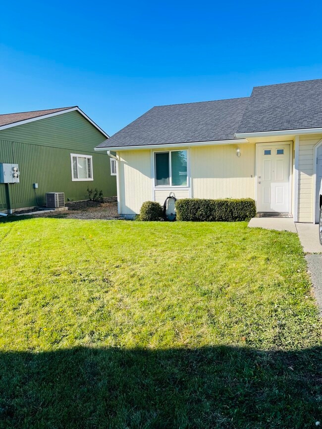 Building Photo - 906 N 34th Ave Unit A