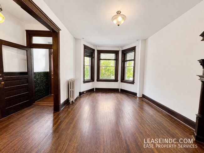 Photo - 128 Adams St NW