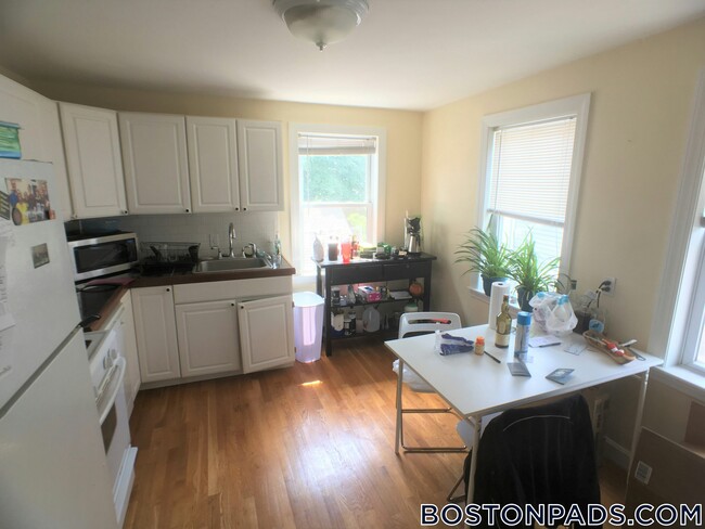 14 Duval St Unit 3