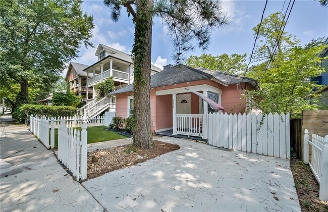 Photo - 1070 Wylie St SE