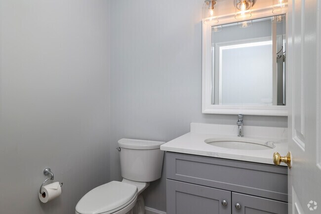 3BR, 1.5BA - 2,000SF - Bath
