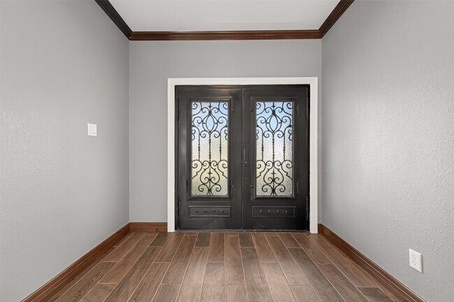 Photo - 2410 Engeling Rd