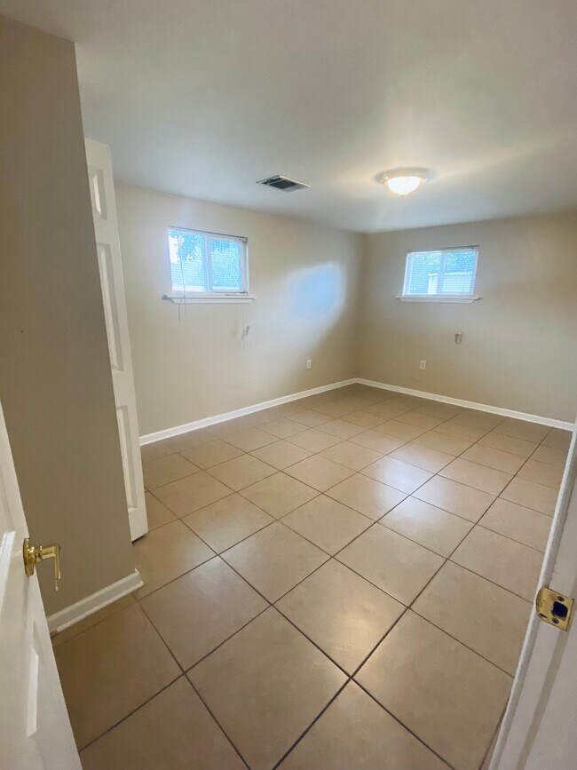 Bedroom 1 - 2912 Delille St