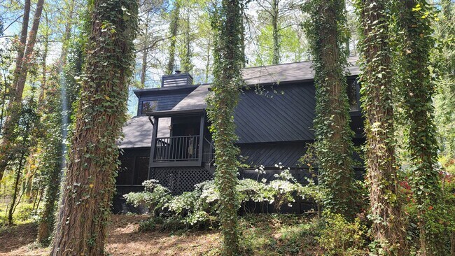 Great Kennesaw Location! - Great Kennesaw Location!