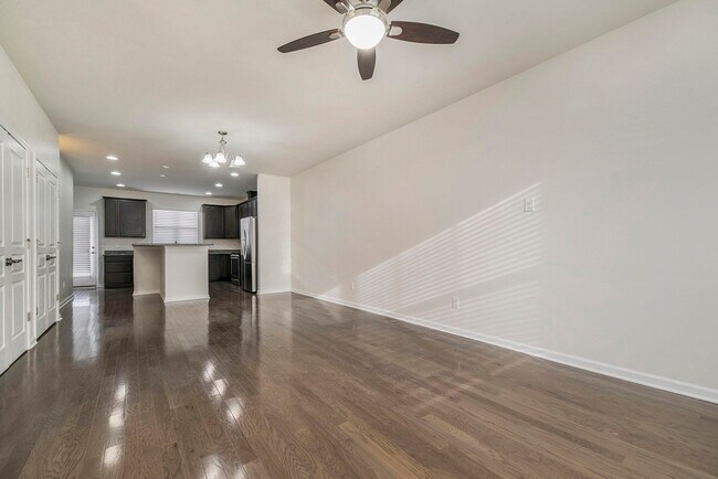 Photo - 329 Glenhurst Blvd