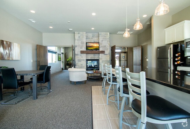 Clubhouse - Avenue 204 Rental