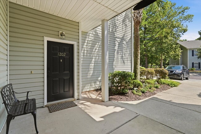 Photo - "Charming Fully Furnished 2-Bed Condo with & Granite Countertops in Charleston – 1320 Sq Ft of Co...