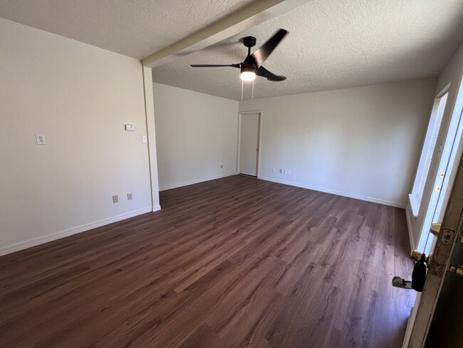 Photo - 820 Richmond Dr