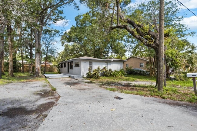 Photo - Spacious 4bdrm/1bath House ** $1,945.00 ** Section 8 OK ****