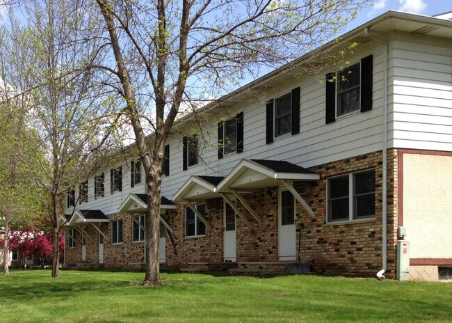 Photo - 334 4th St N