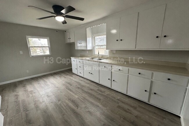 Photo - 18 W Garfield St