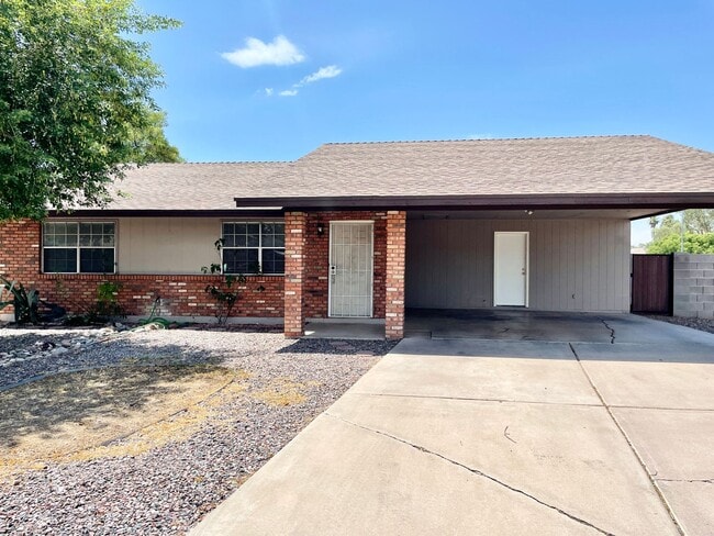 Building Photo - Gilbert & Southern 3 Bed/2 Bath Home In Mesa!