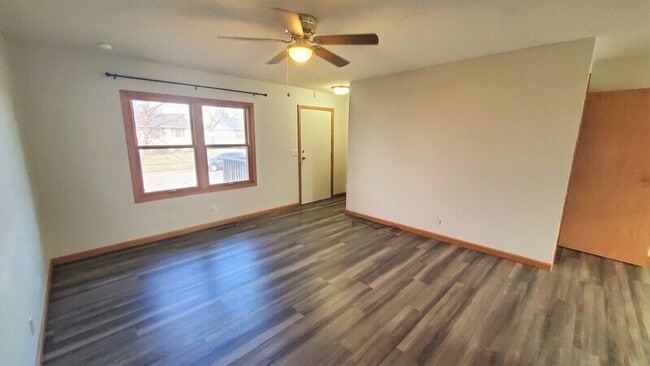 Photo - 6235 Langdon Ave SW