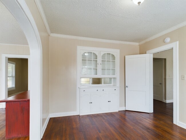 Photo - 3812 Old College Rd