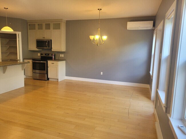 Photo - 121 Larkview Terrace