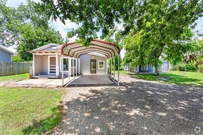 Building Photo - 5701 County Rd 288 Rental