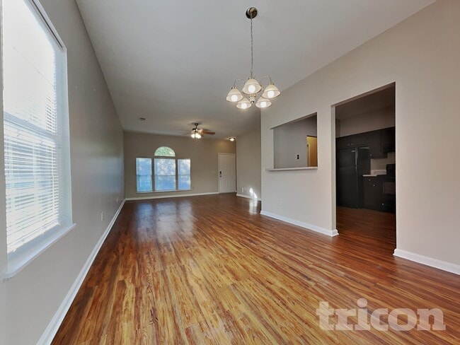 Photo - 62 Sweet Thorne Cir