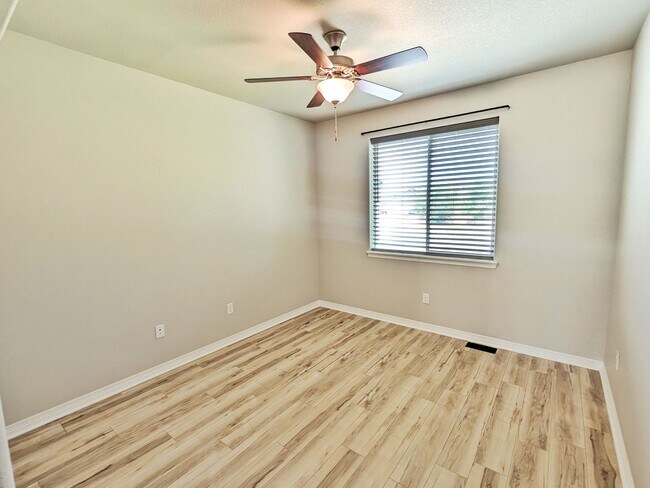 Photo - Stunning Modern Home with SHORT TERM LEASE...