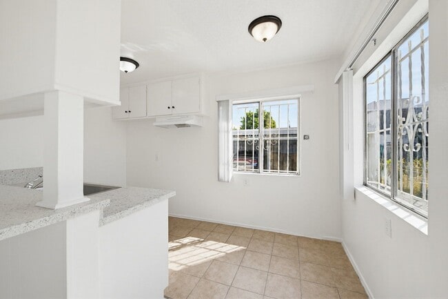 Photo - 1224 Normandie Ave Unidad 2