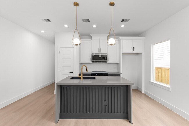 Photo - 2316 McKee St