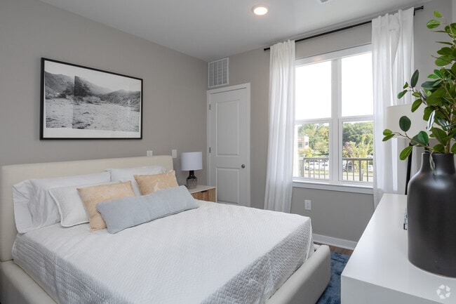 1BR 1BA - 758SF - 99 Bridge