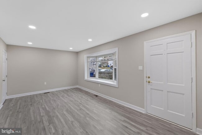 Photo - 18 W Orndorff Dr