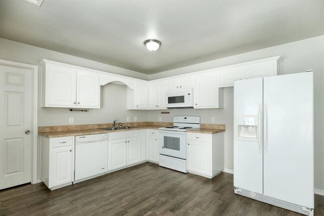 Photo - 109 Castleberry Ct