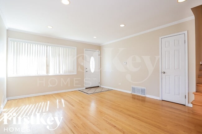 Photo - 122 E Lincoln Ave