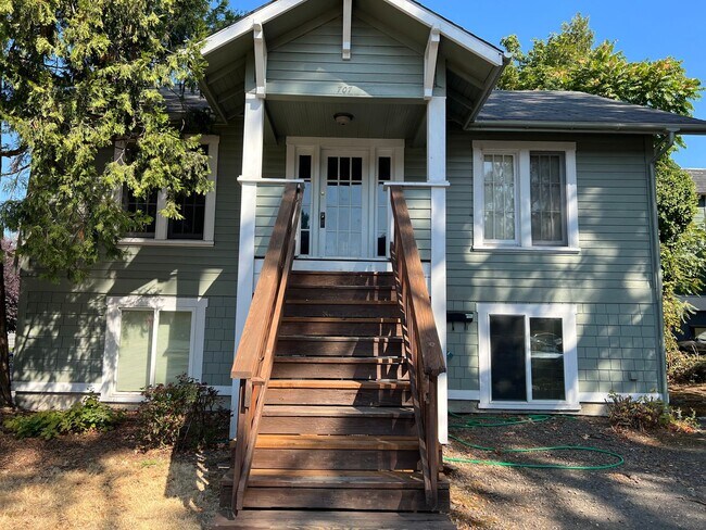 5 Bedroom House in University Area - 5 Bedroom House in University Area