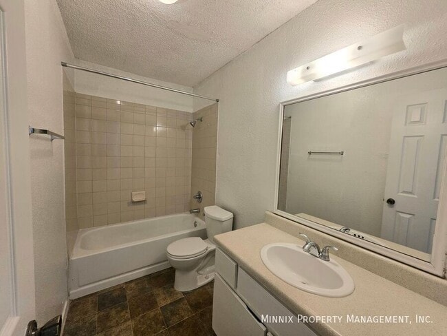 Photo - 3007 W Louisiana Ave Unit 05