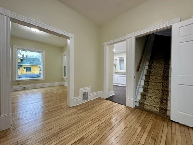 Building Photo - Beautiful 4 Bedroom, 2 Bath House for rent!!