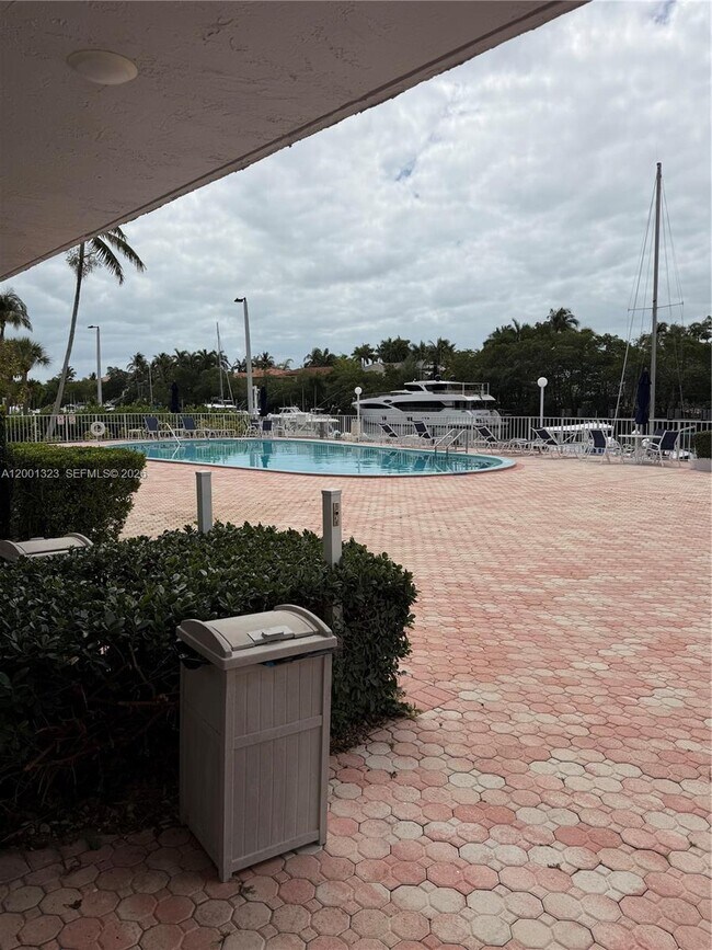 100 Edgewater Dr Unit 127