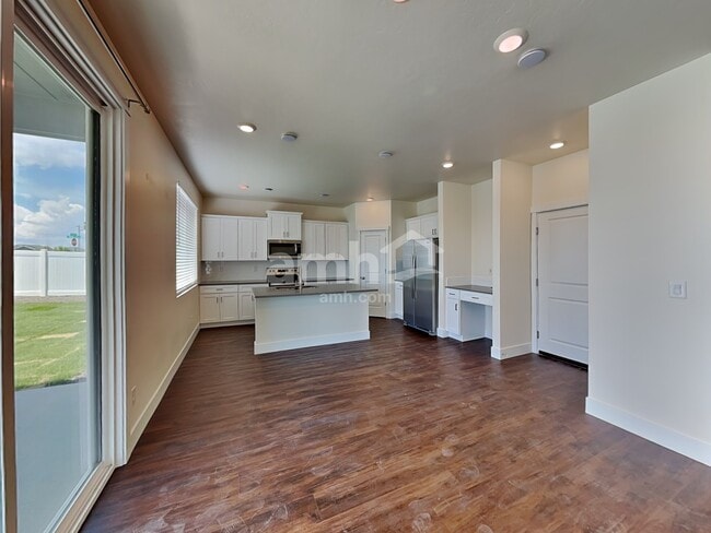 Photo - 1479 W Afton St