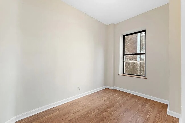 619 E 5th St Unit 4