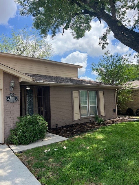 Photo - 8606 Carriage Creek Dr