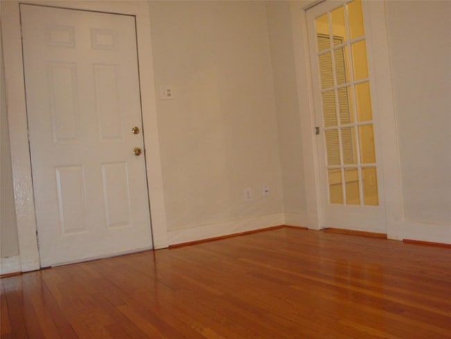 Photo - 401 Shelley St