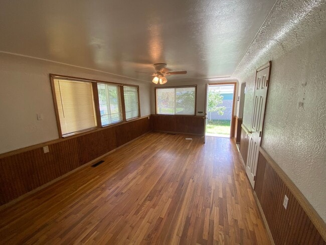 Photo - Need housing for Spring Semester? Short-Term 4–6 Month Rental!