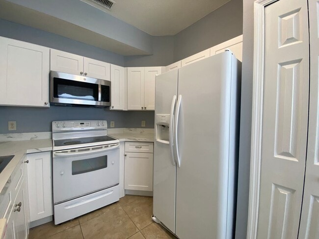 Photo - Corner Unit 3 Bedroom, 2.5 Bath Townhome i...
