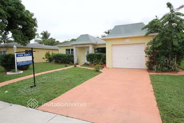Photo - 5365 SW 10th Ct