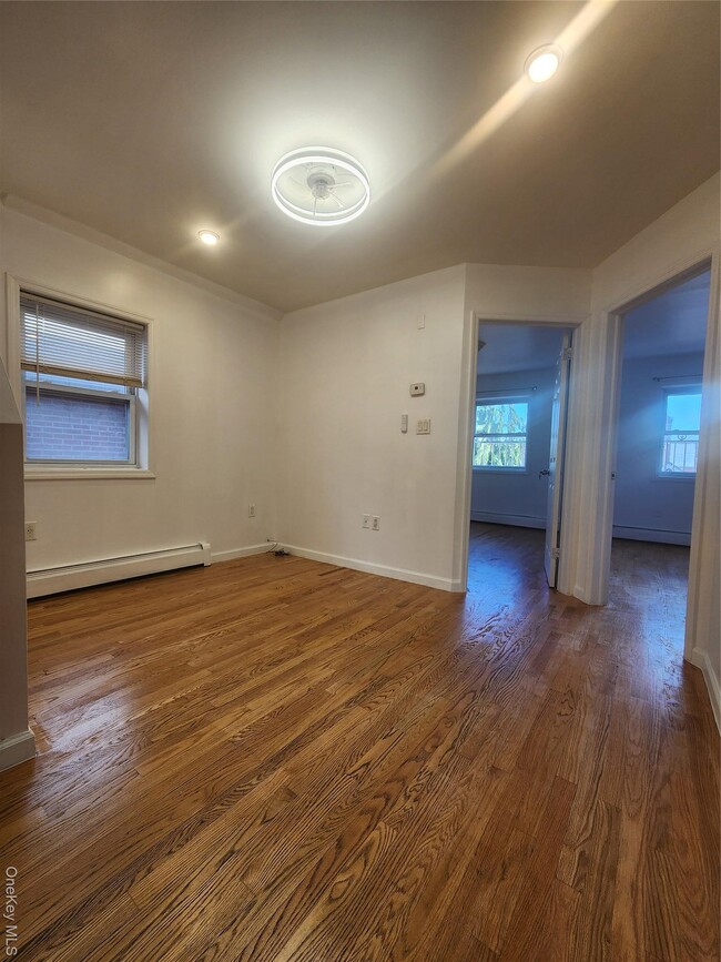 Photo - 61-21 159th St