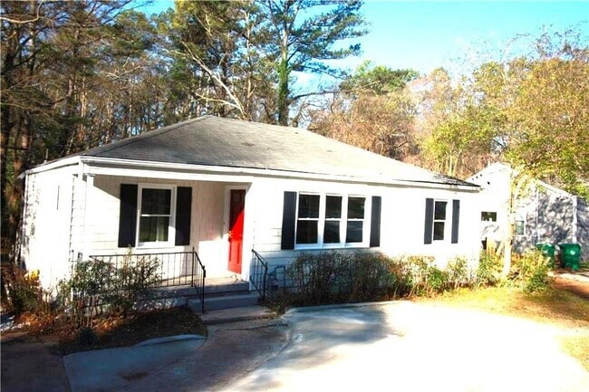Building Photo - 1040 Shepherds Ln NE Rental
