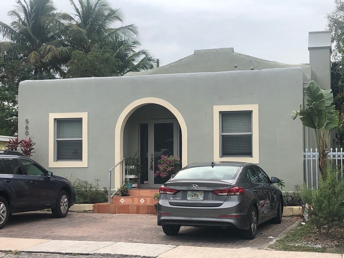 Photo - 560 NE 71st St (Miami, FL)