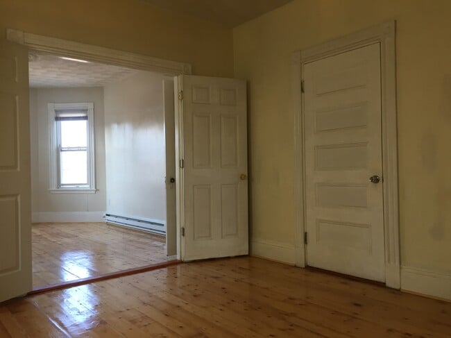 Photo - 262 Maverick St Unidad 3