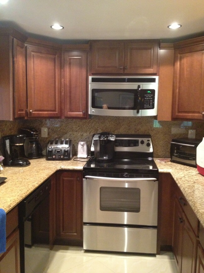 new granite kitchen - 135 Deer Creek Blvd Unit 302