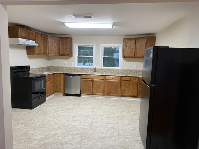 Photo - 18 Bay St NE