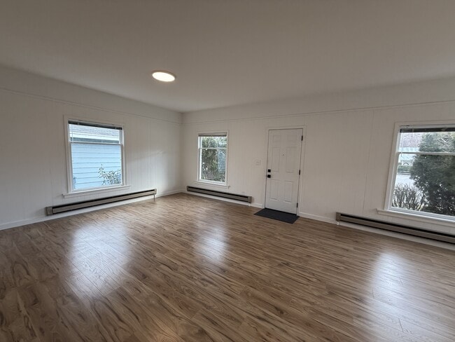 Photo - 125 E Allen Ave