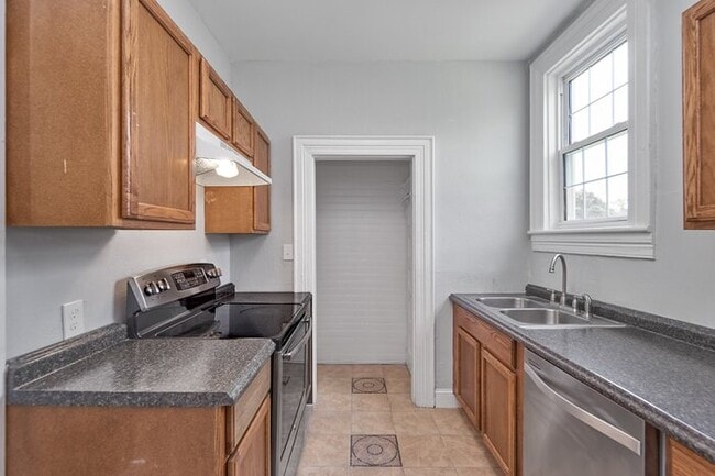 Photo - GORGEOUS COLONIAL HOME FOR RENT IN NEWPORT NEWS!!!