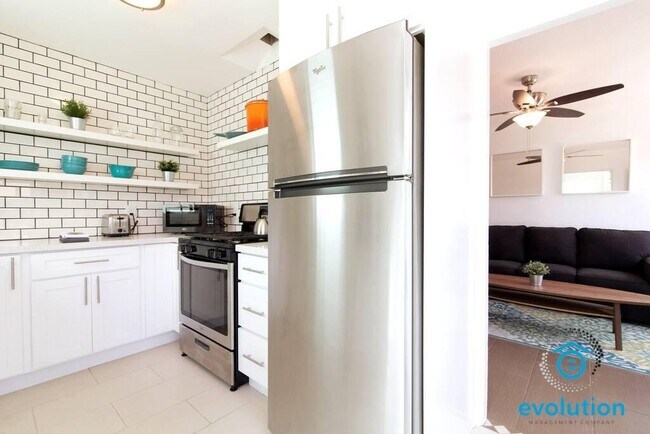 Photo - 4110-4116 Kansas St - 4112 Kansas St