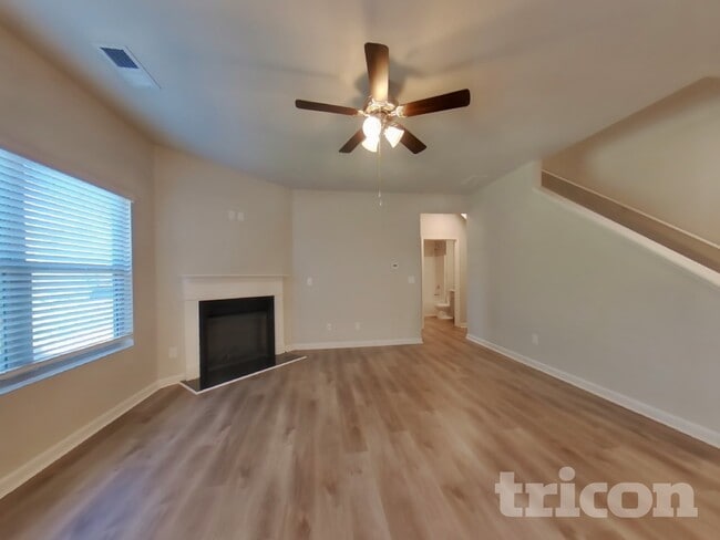 Photo - 767 Humphry Dr