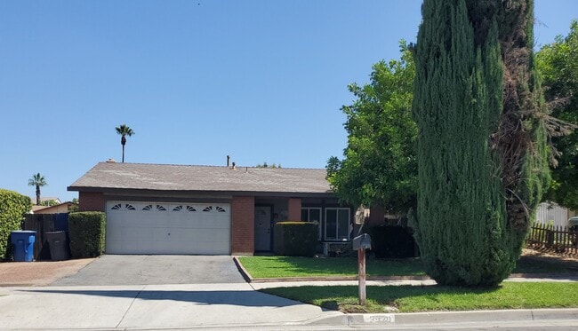 Building Photo - 4Bd/2ba House - Riverside Home